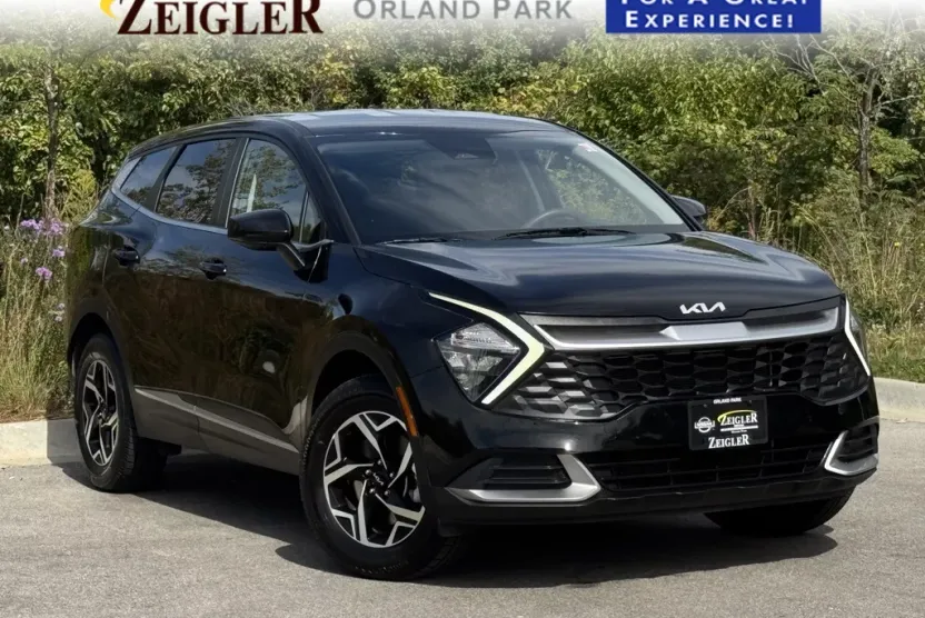 2023 Kia Sportage LX photo 1