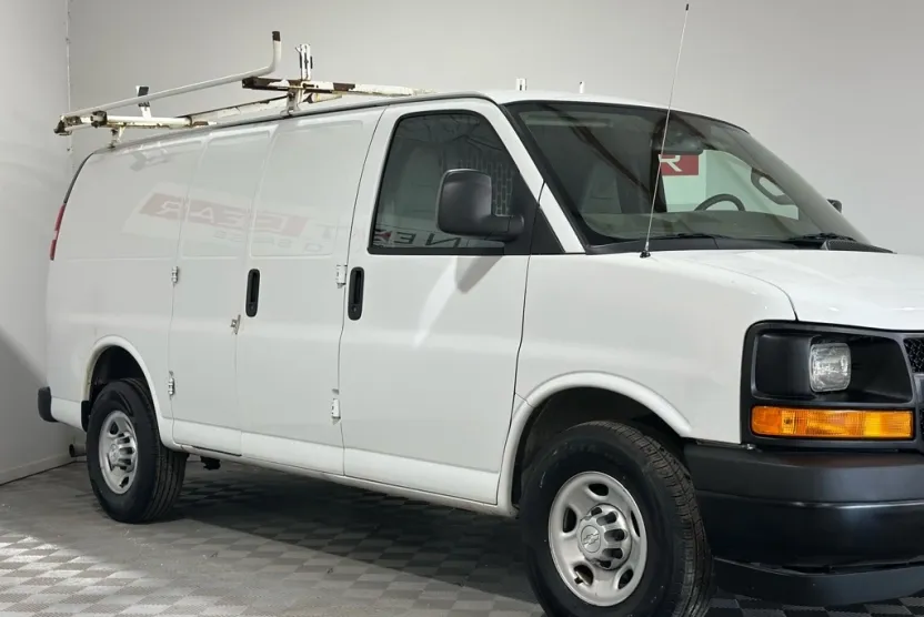 2017 Chevrolet Express 2500 Cargo photo 1