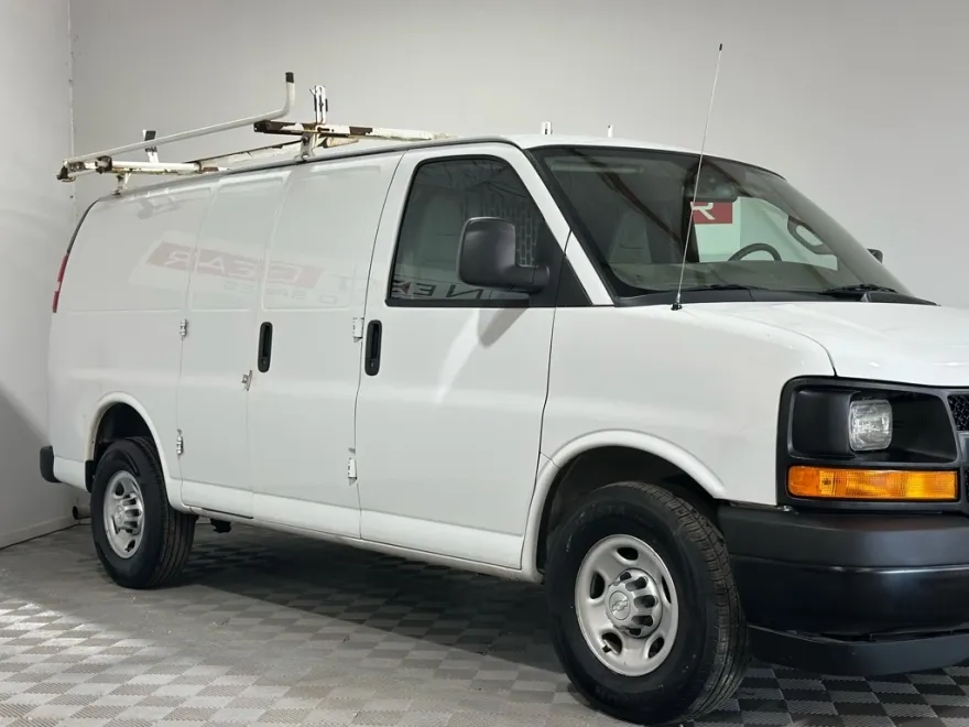 2017 Chevrolet Express 2500 Cargo photo 1