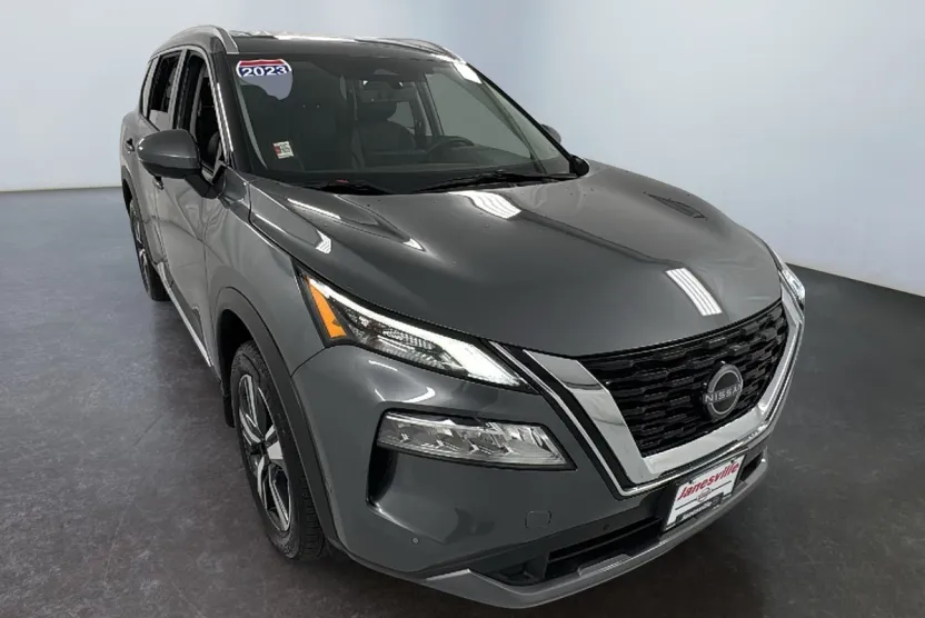 2023 Nissan Rogue SL photo 1