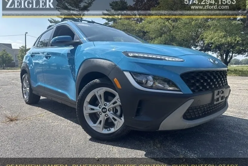 2022 Hyundai Kona SEL photo 1