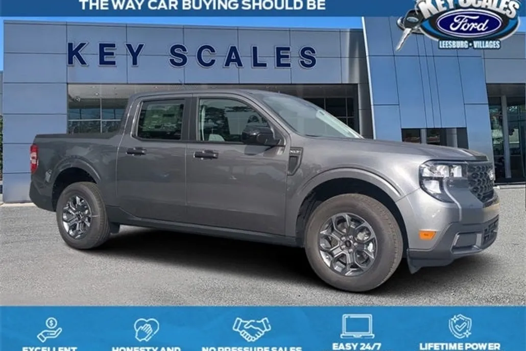 2025 Ford Maverick XLT photo 1