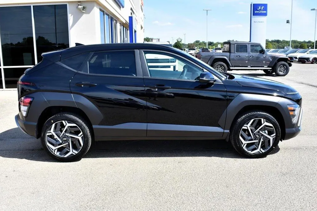 2026 Hyundai Kona SEL photo 1