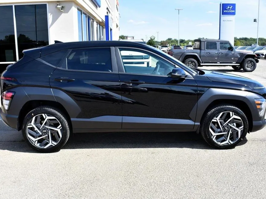 2026 Hyundai Kona SEL photo 1