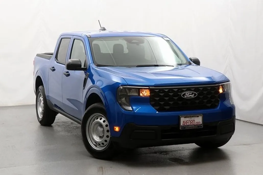 2025 Ford Maverick XL photo 1