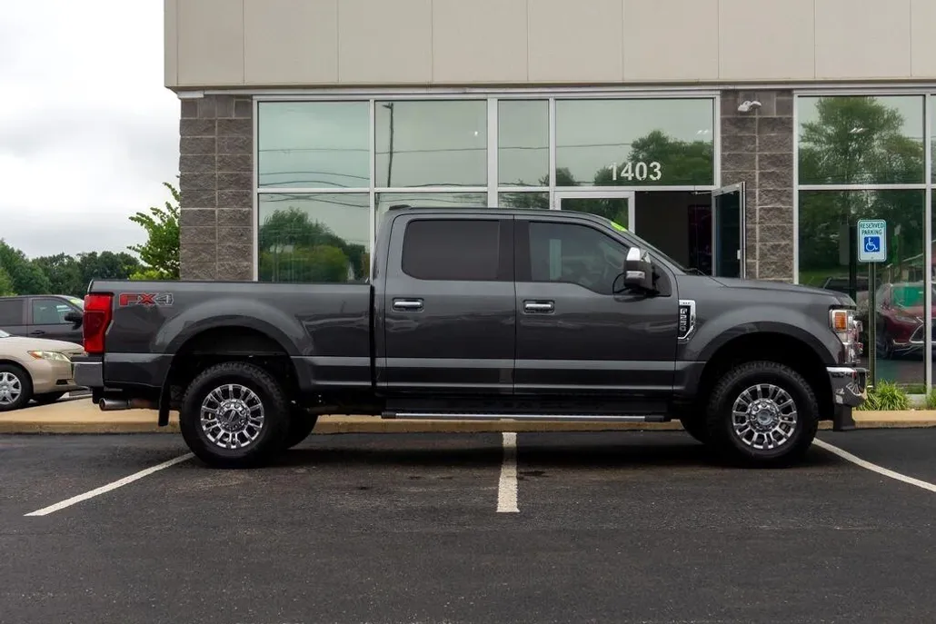 2020 Ford F-250 XLT photo 1