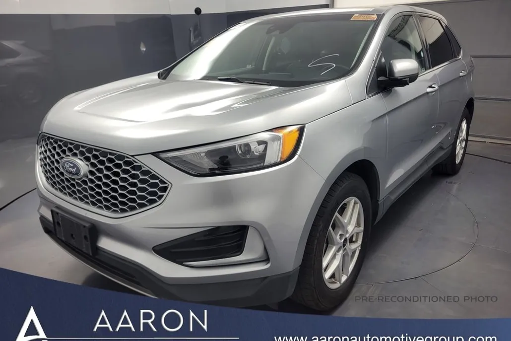 2024 Ford Edge SEL photo 1