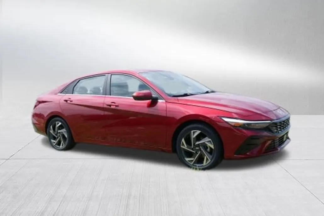 2024 Hyundai Elantra SEL Convenience photo 1