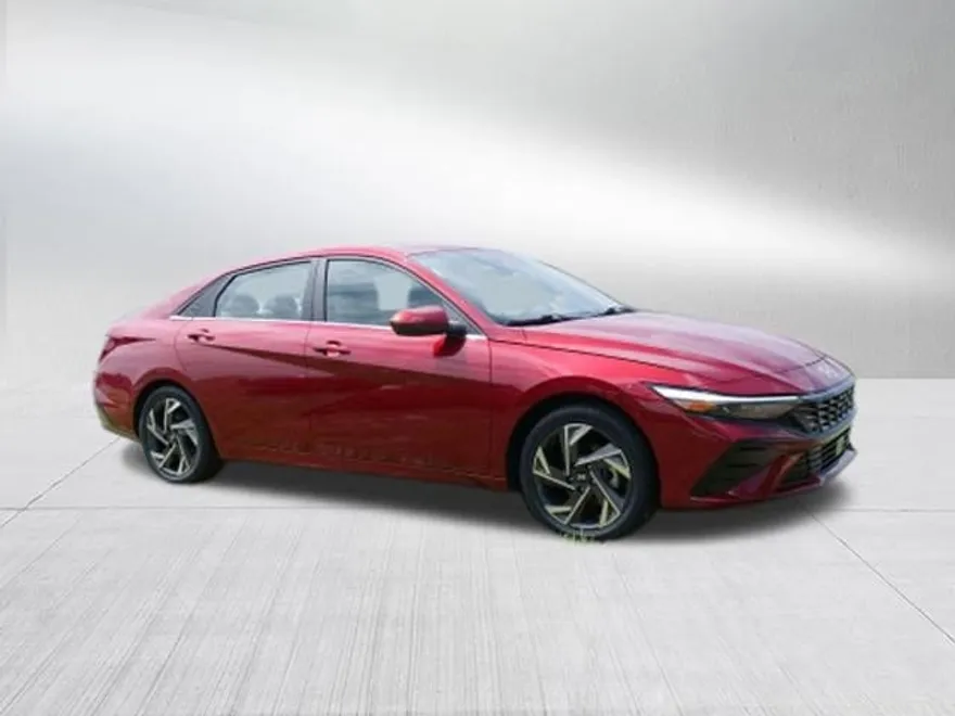 2024 Hyundai Elantra SEL Convenience photo 1