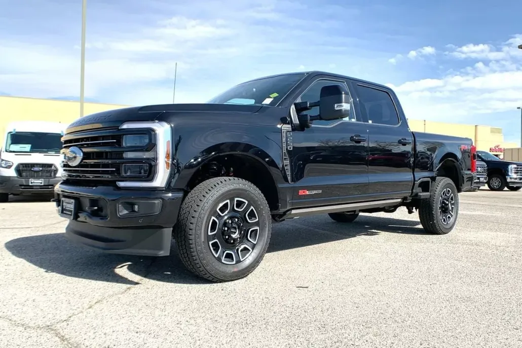 2025 Ford F-250 Platinum photo 1