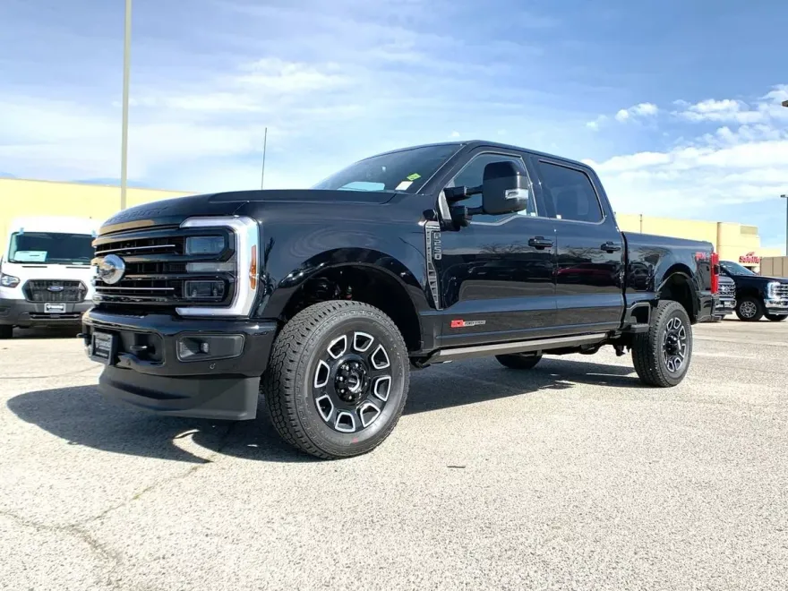 2025 Ford F-250 Platinum photo 1