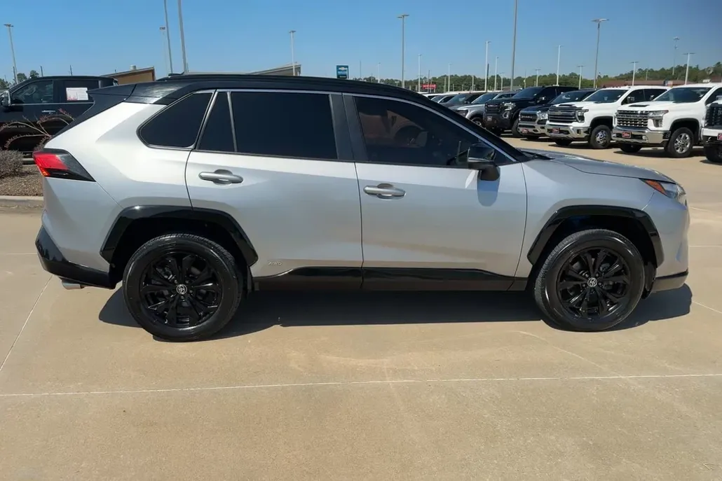 2022 Toyota RAV4 Hybrid XSE photo 1