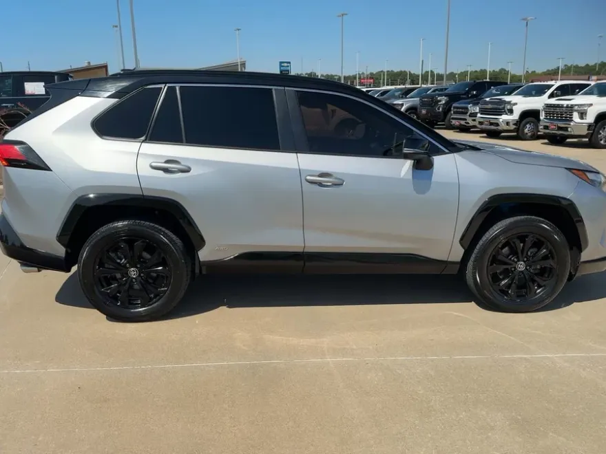 2022 Toyota RAV4 Hybrid XSE photo 1