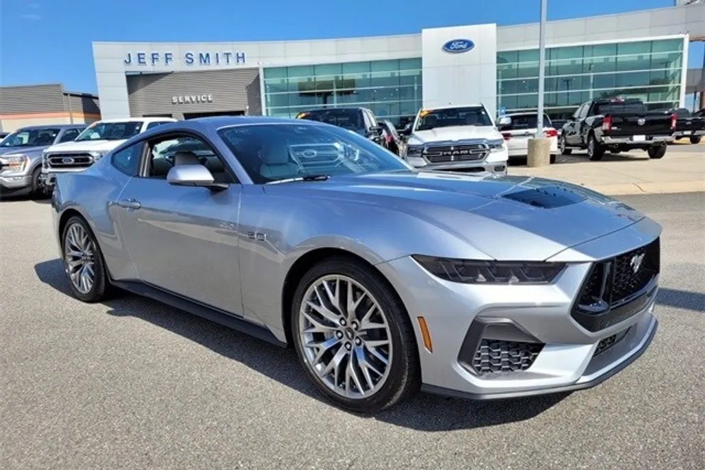2025 Ford Mustang GT photo 1
