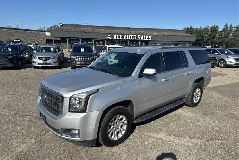 2017 Gmc Yukon XL SLE photo 1