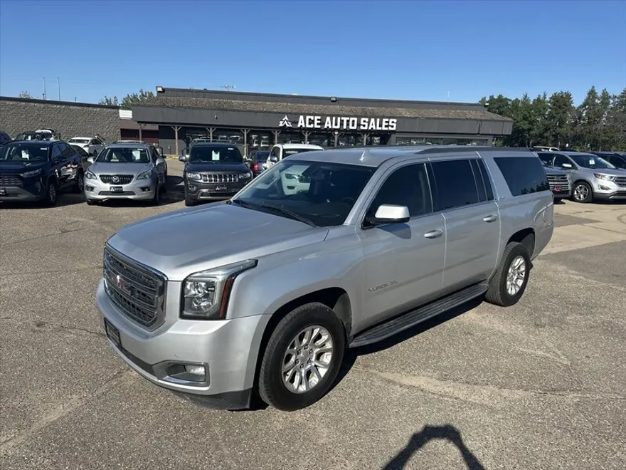 2017 Gmc Yukon XL SLE photo 1