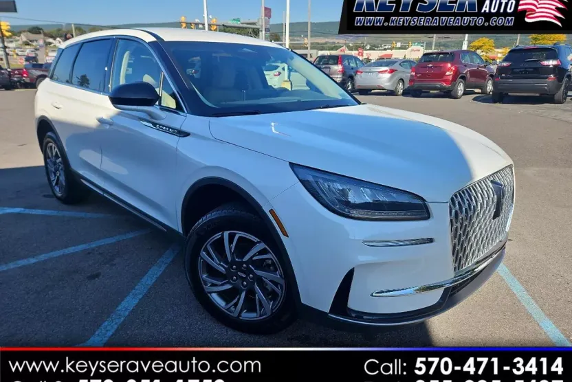 2023 Lincoln Corsair Standard photo 1