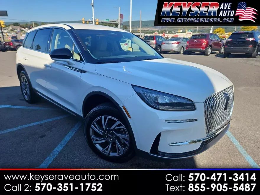 2023 Lincoln Corsair Standard photo 1