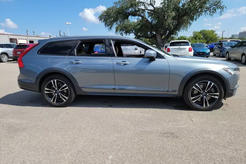 2018 Volvo V90 Cross Country T5 AWD photo 1