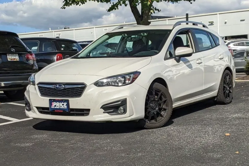 2019 Subaru Impreza 2.0i Premium photo 1