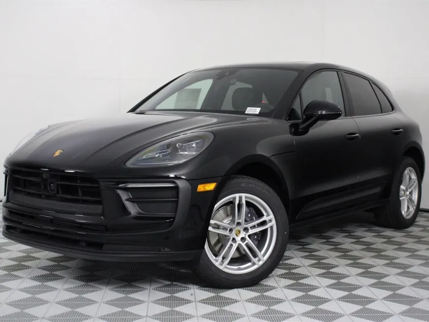 2025 Porsche Macan T photo 1