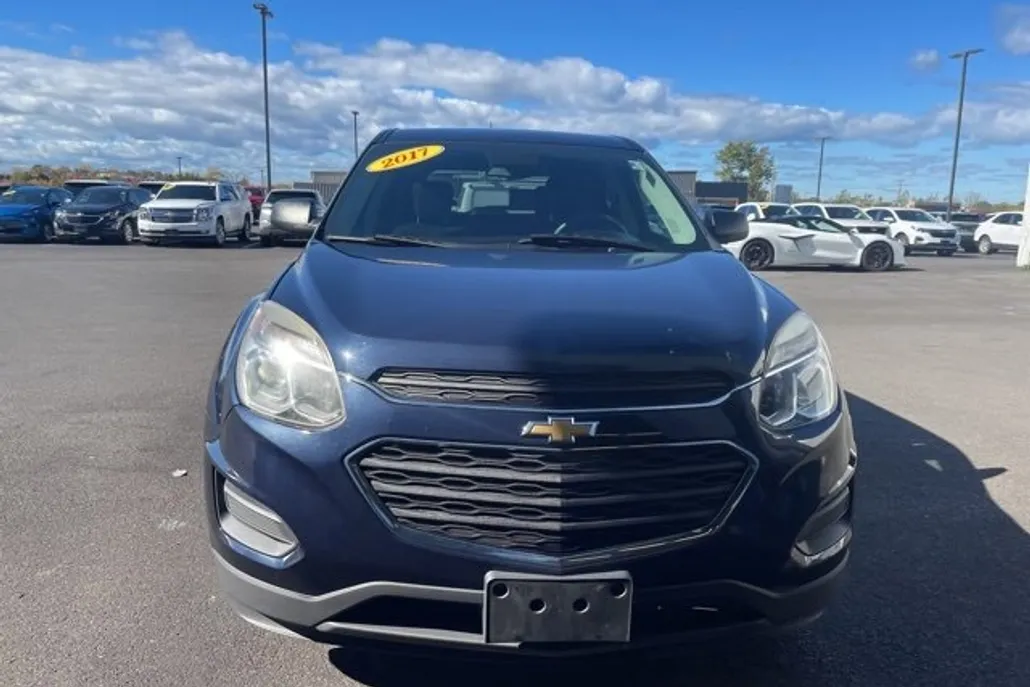 2017 Chevrolet Equinox LS photo 1