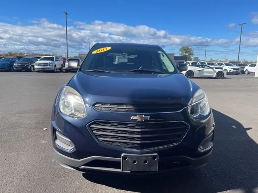 2017 Chevrolet Equinox LS photo 1
