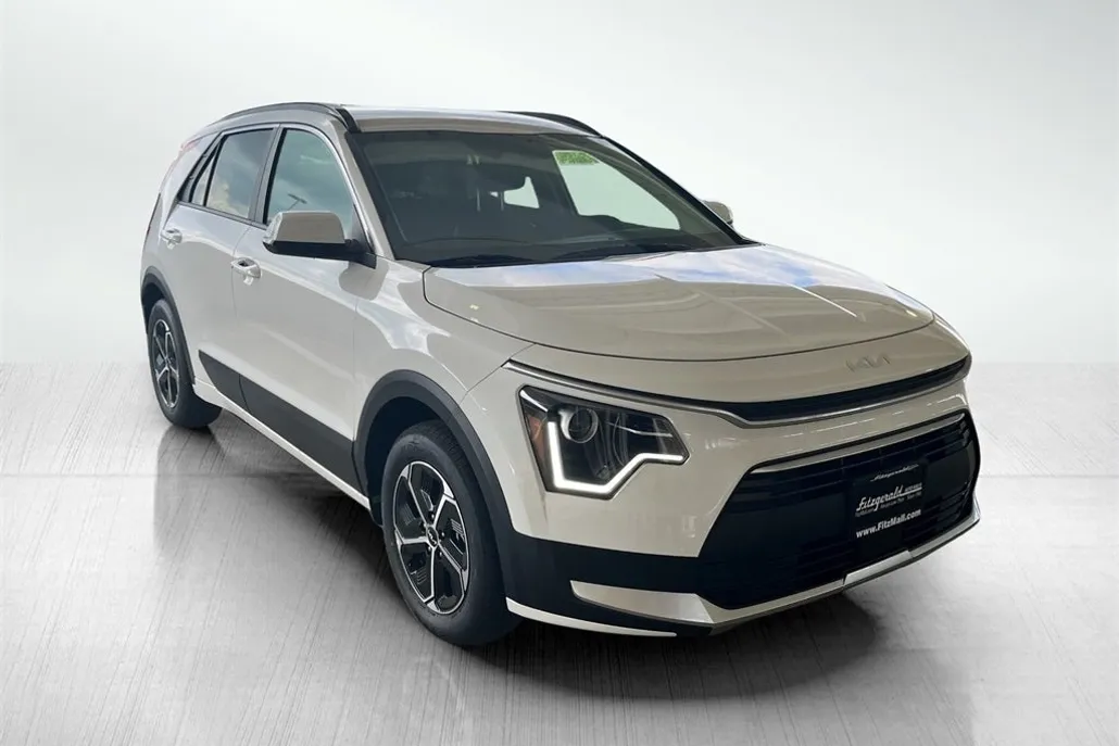 2025 Kia Niro EX photo 1
