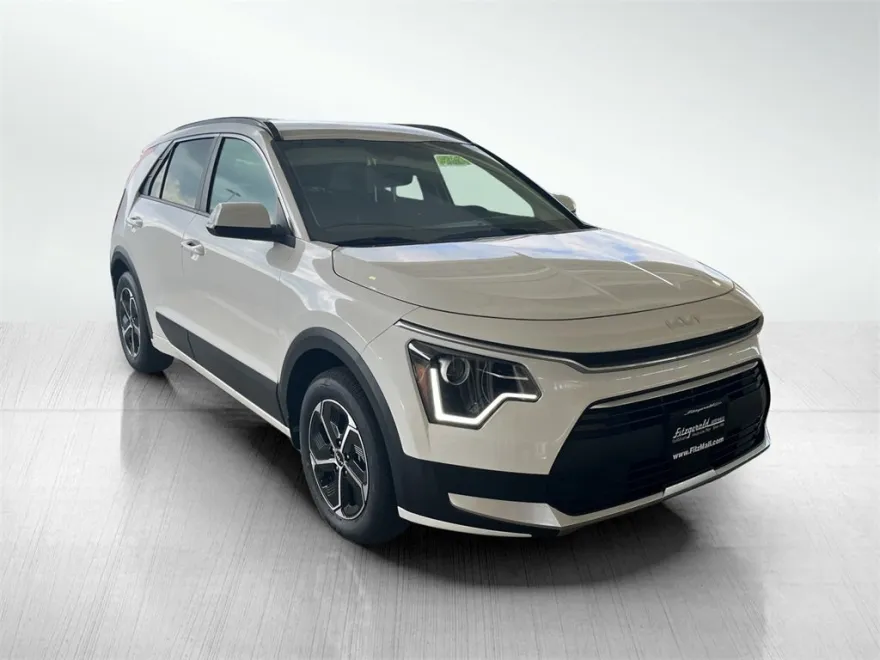 2025 Kia Niro EX photo 1