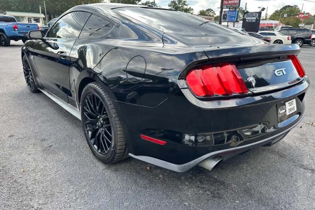 2017 Ford Mustang GT photo 1