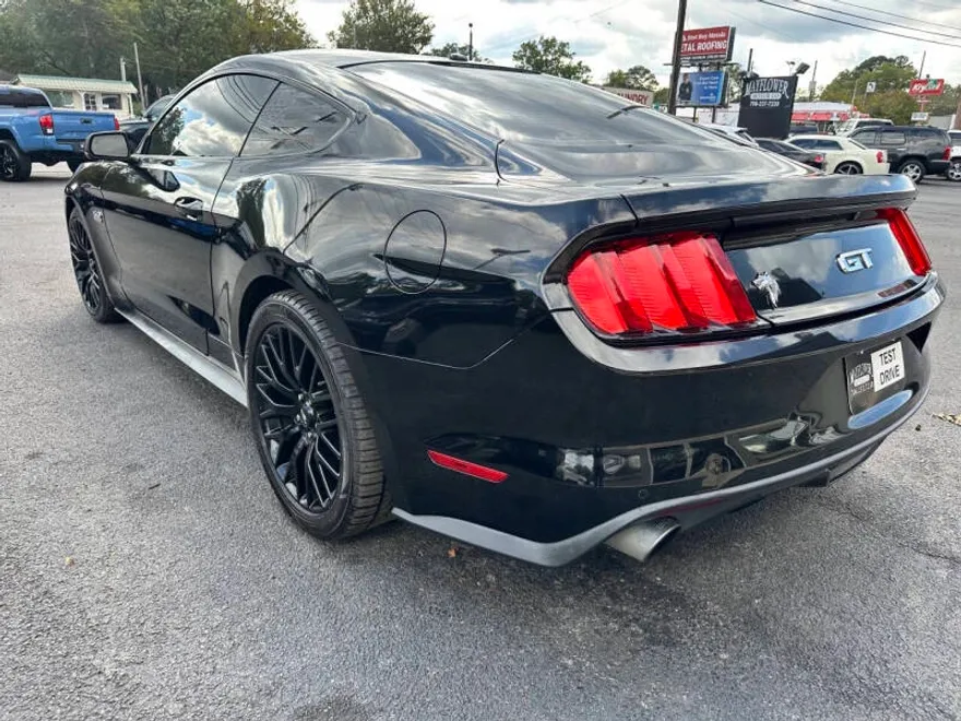2017 Ford Mustang GT photo 1