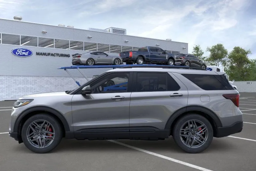 2025 Ford Explorer ST photo 1