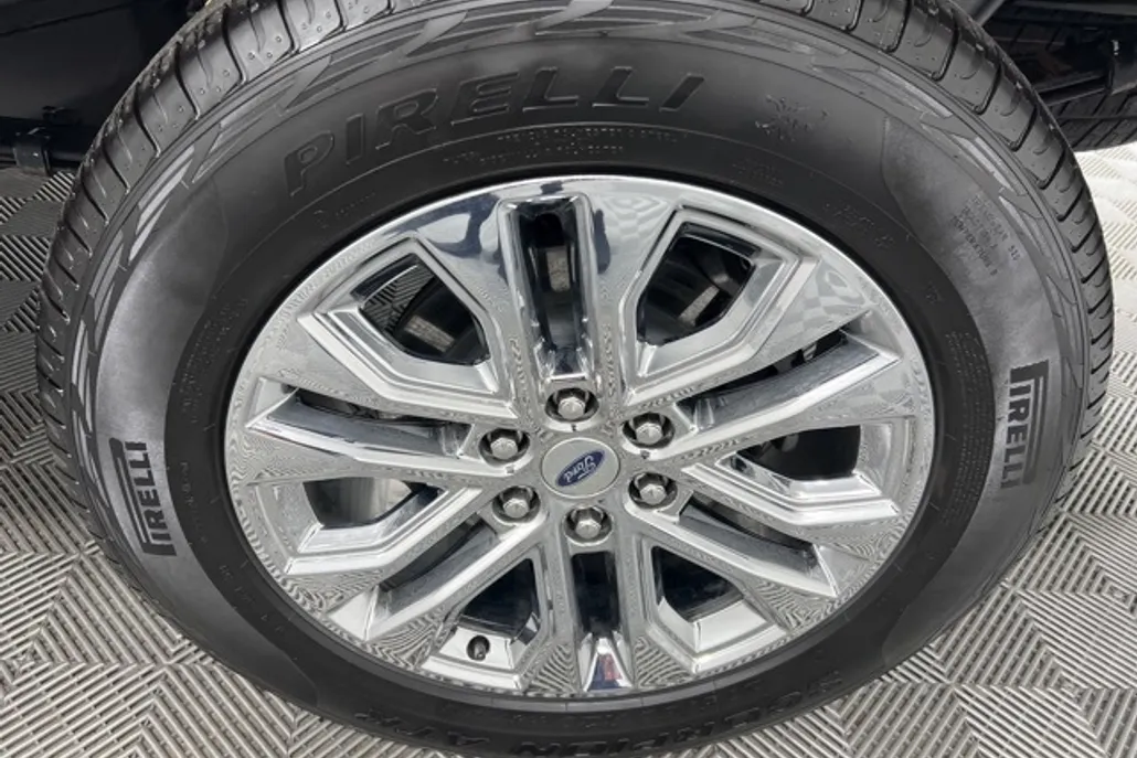 2024 Ford F-150 XLT photo 1