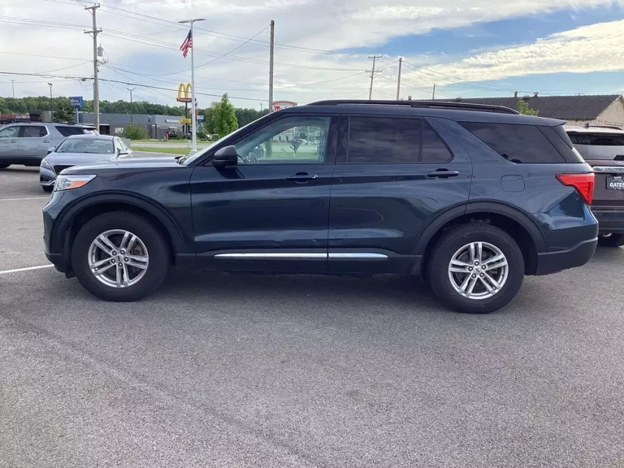 2022 Ford Explorer XLT photo 1