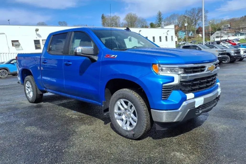 2025 Chevrolet Silverado 1500 LT photo 1