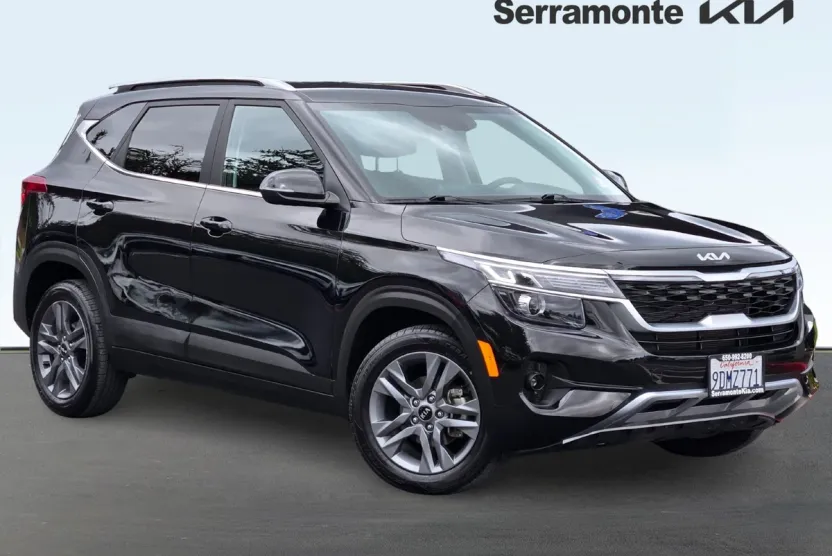 2023 Kia Seltos S photo 1