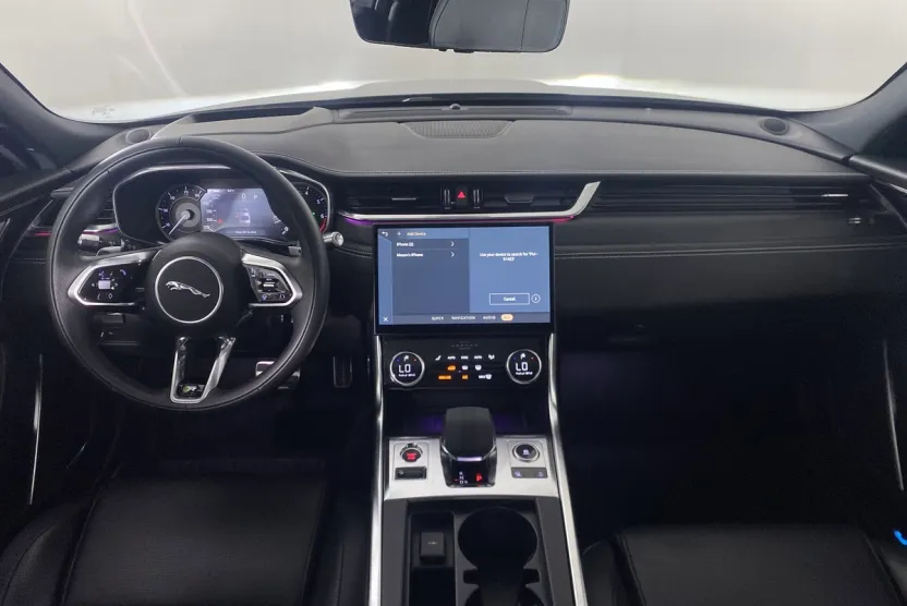 2022 Jaguar XF R-Dynamic SE photo 1