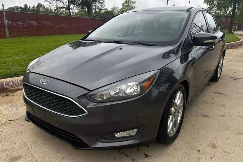 2015 Ford Focus Sedan photo 1
