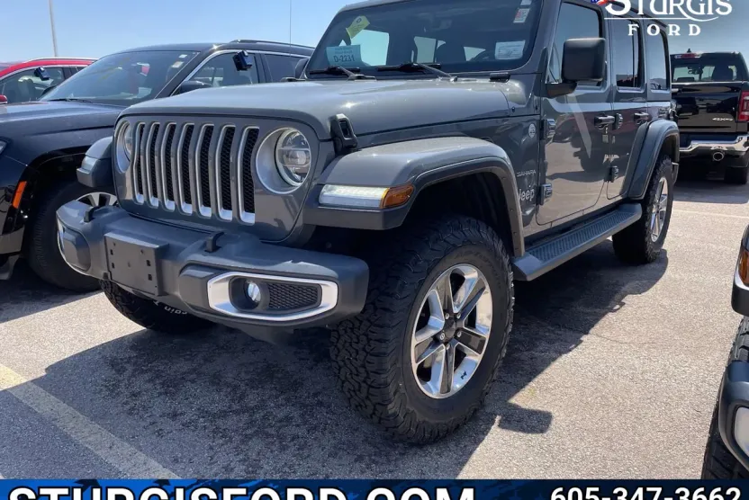 2019 Jeep Wrangler Unlimited Sahara photo 1