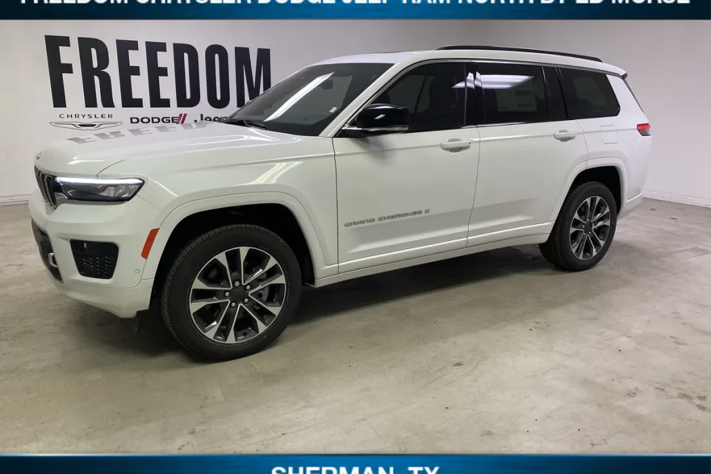 2025 Jeep Grand Cherokee Overland photo 1