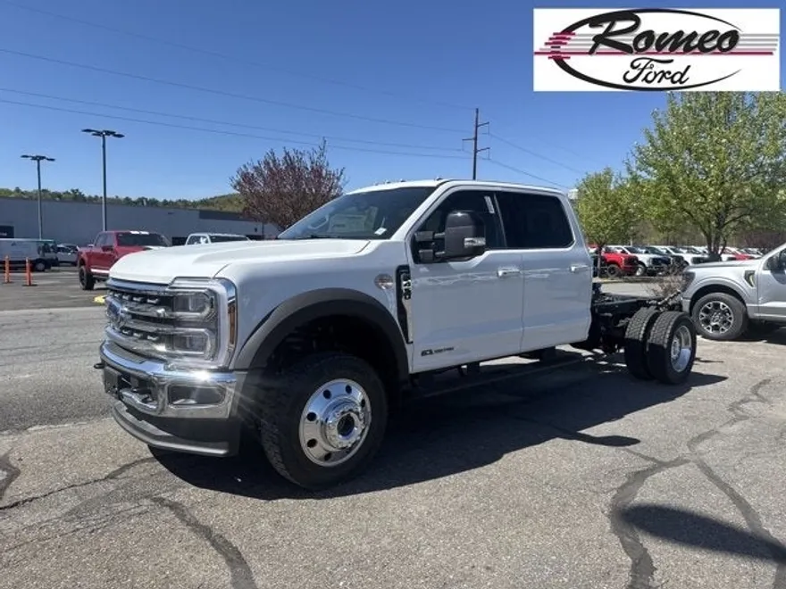 2025 Ford F-450 Lariat photo 1