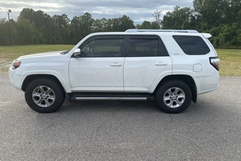 2018 Toyota 4Runner SR5 Premium photo 1