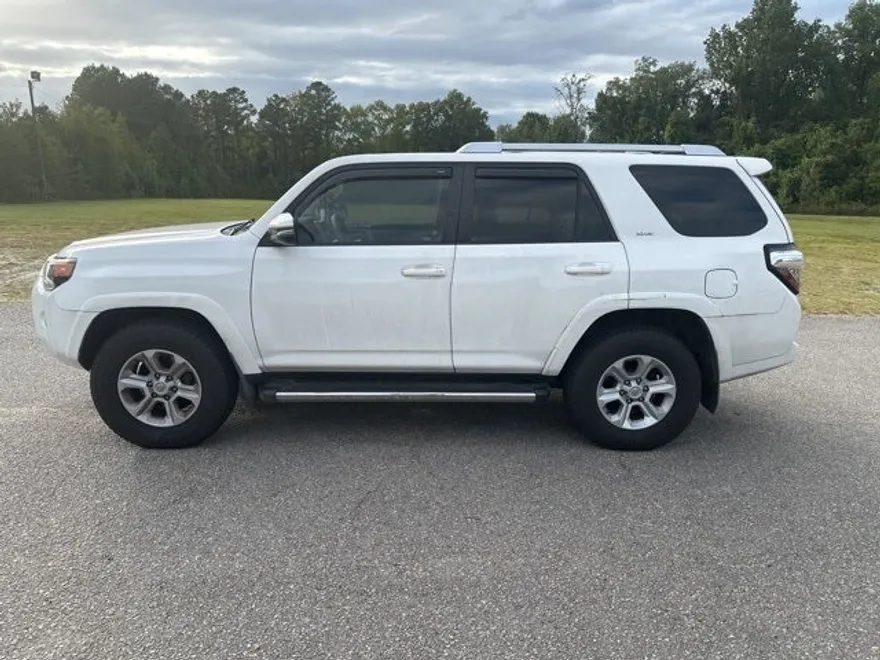 2018 Toyota 4Runner SR5 Premium photo 1