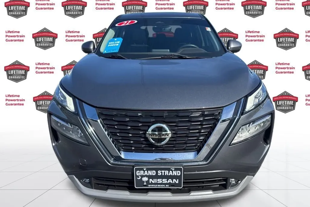 2021 Nissan Rogue SV photo 1