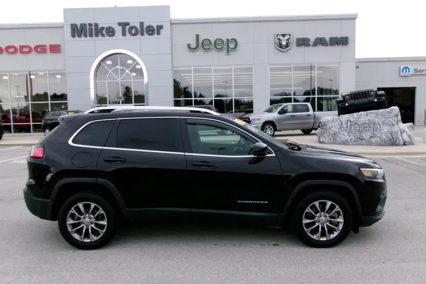 2021 Jeep Cherokee Latitude Lux photo 1