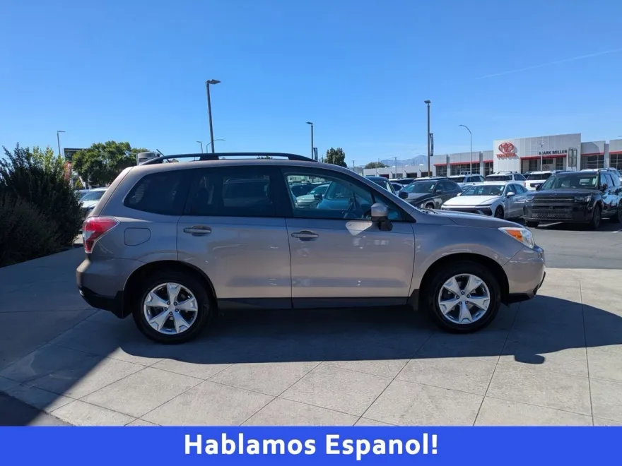 2015 Subaru Forester 2.5i Premium photo 1