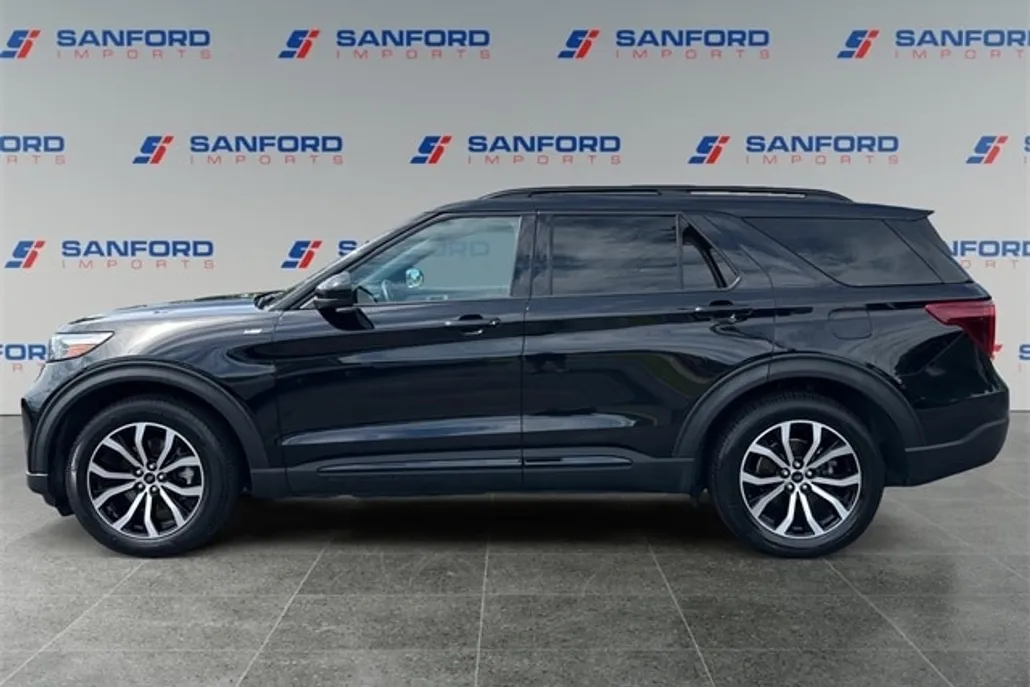 2022 Ford Explorer ST-Line photo 1