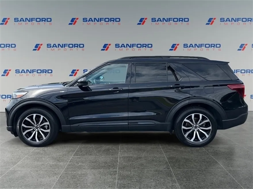2022 Ford Explorer ST-Line photo 1