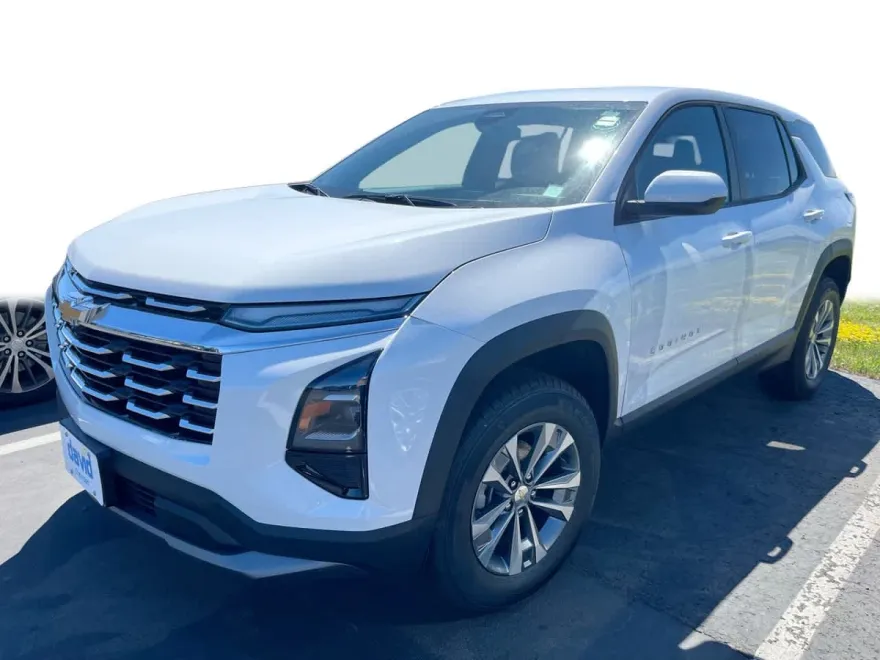 2026 Chevrolet Equinox LT photo 1
