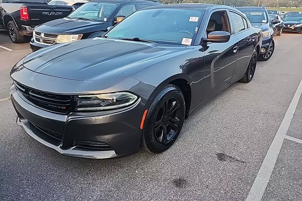 2021 Dodge Charger SXT photo 1